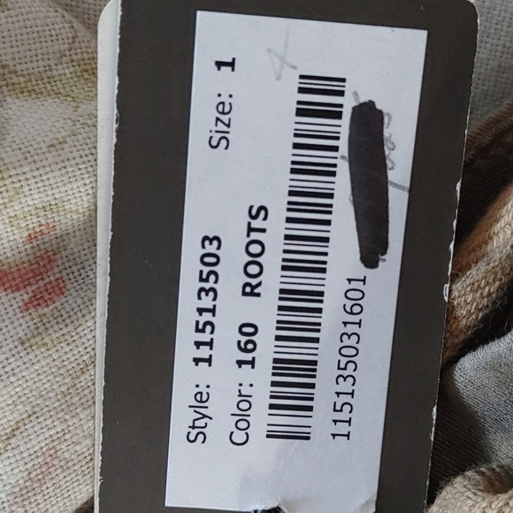 Green pants, new with tags - Picture 4 of 4